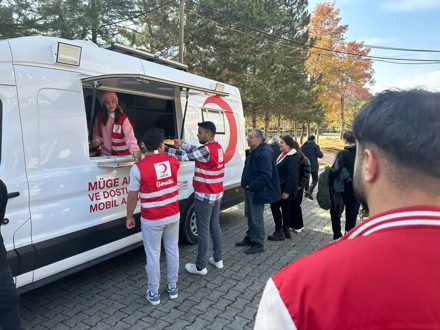 KIZILAY MERAM ŞUBESİNDEN ÇORBA İKRAMI